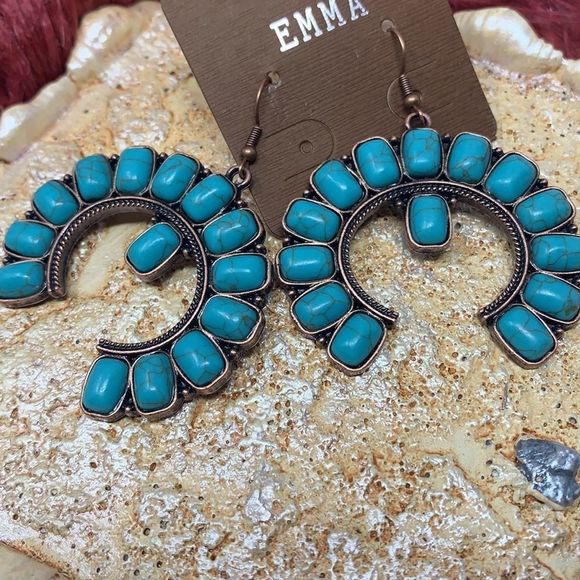 Western Turquoise and Copper Fishhook Earrings NWT - Picture 4 of 8